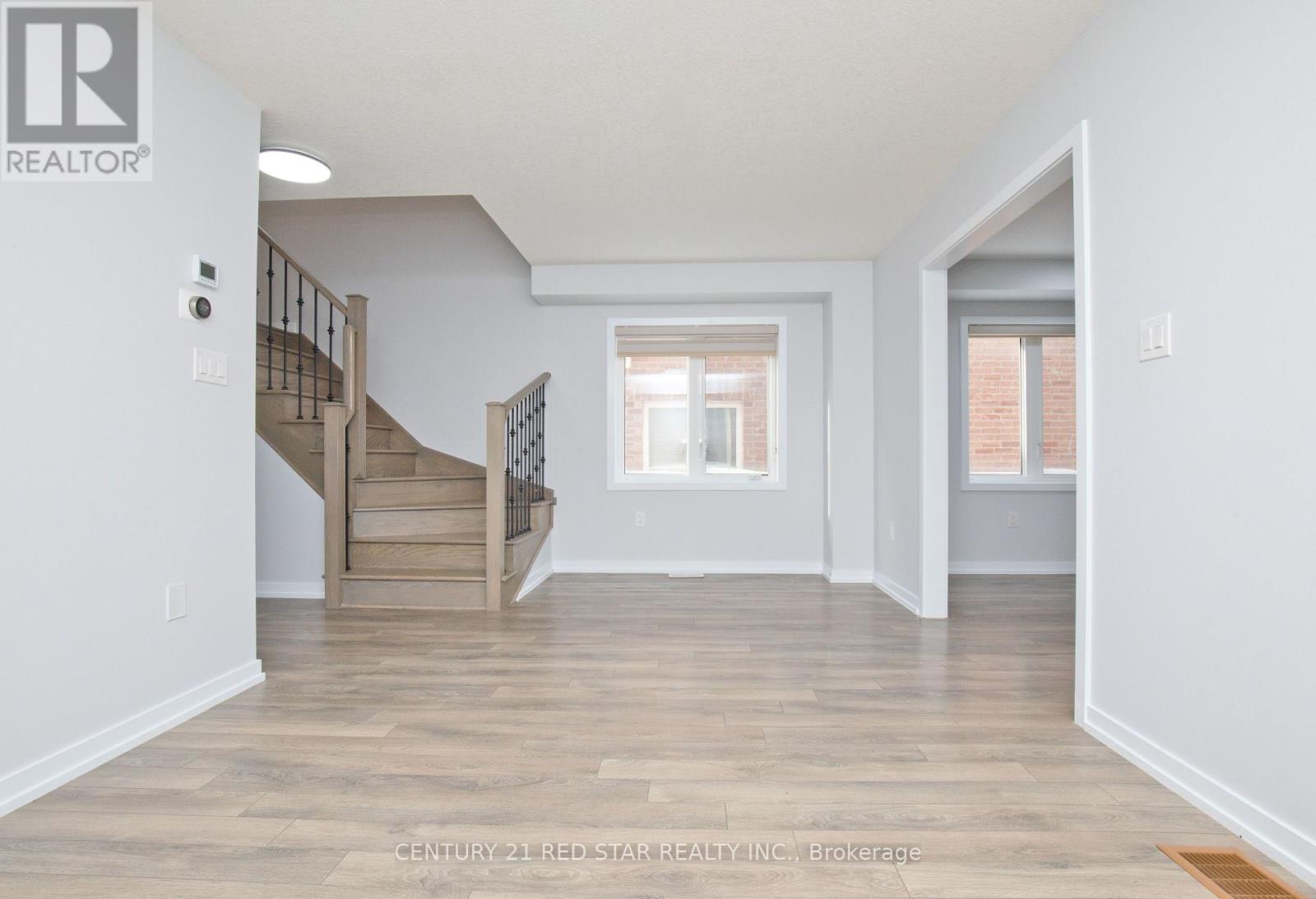 18 Golden Springs Drive, Brampton, Ontario  L7A 4N4 - Photo 10 - W12526884