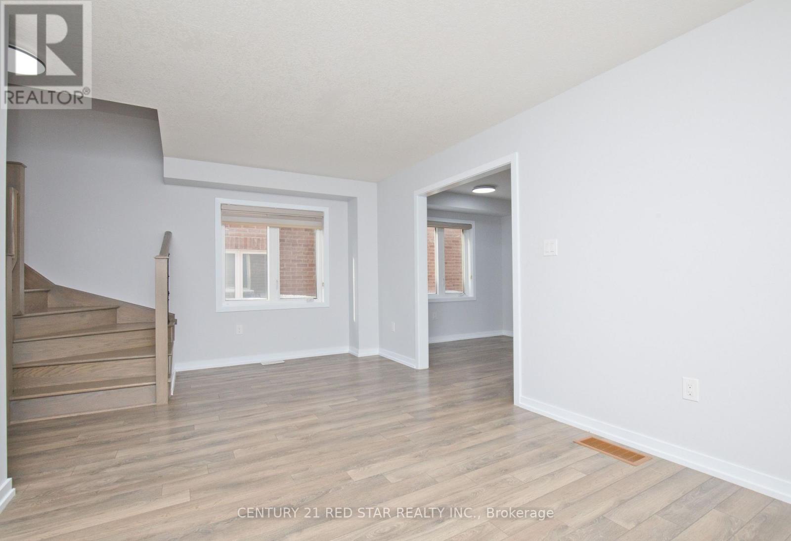 18 Golden Springs Drive, Brampton, Ontario  L7A 4N4 - Photo 11 - W12526884