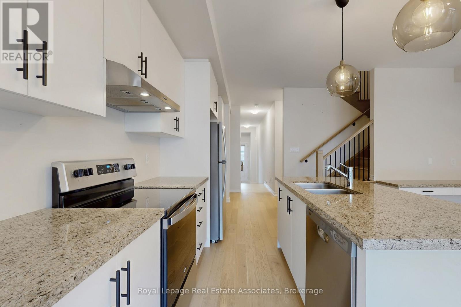 1411 Oakmont Common, Burlington, Ontario  L7P 0V8 - Photo 11 - W12527998