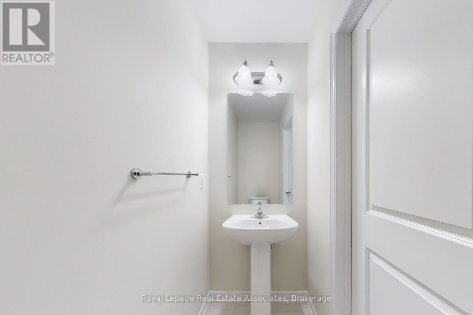 1411 Oakmont Common, Burlington, Ontario  L7P 0V8 - Photo 16 - W12527998