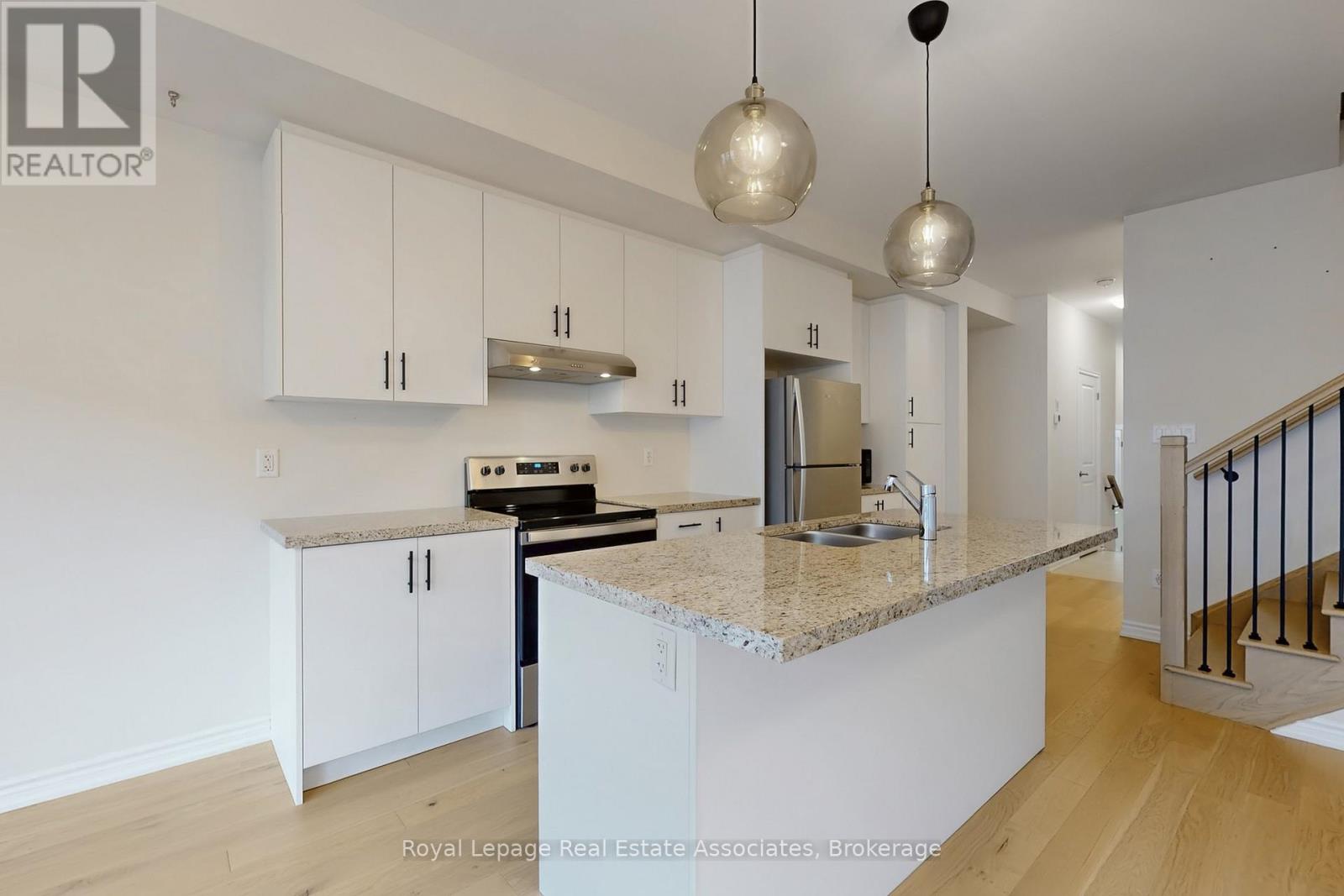 1411 Oakmont Common, Burlington, Ontario  L7P 0V8 - Photo 13 - W12527998