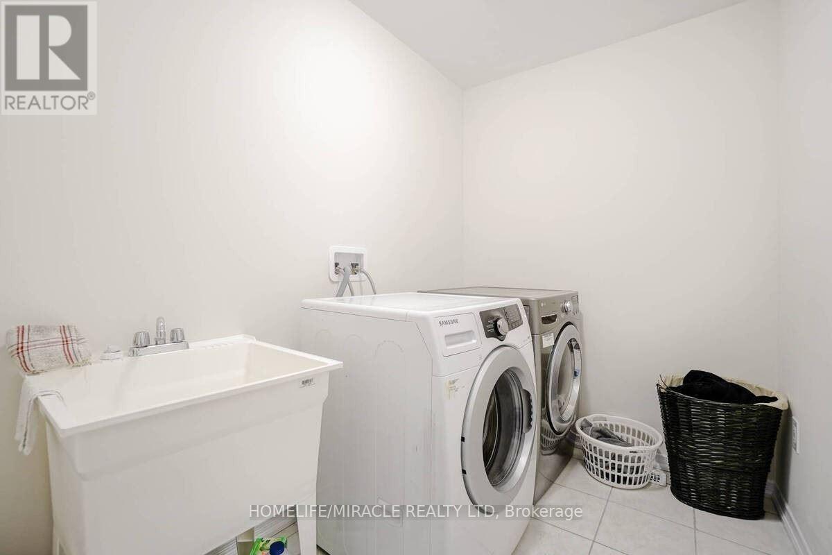 7 Esther Crescent, Thorold, Ontario  L3B 0E9 - Photo 11 - X12525326