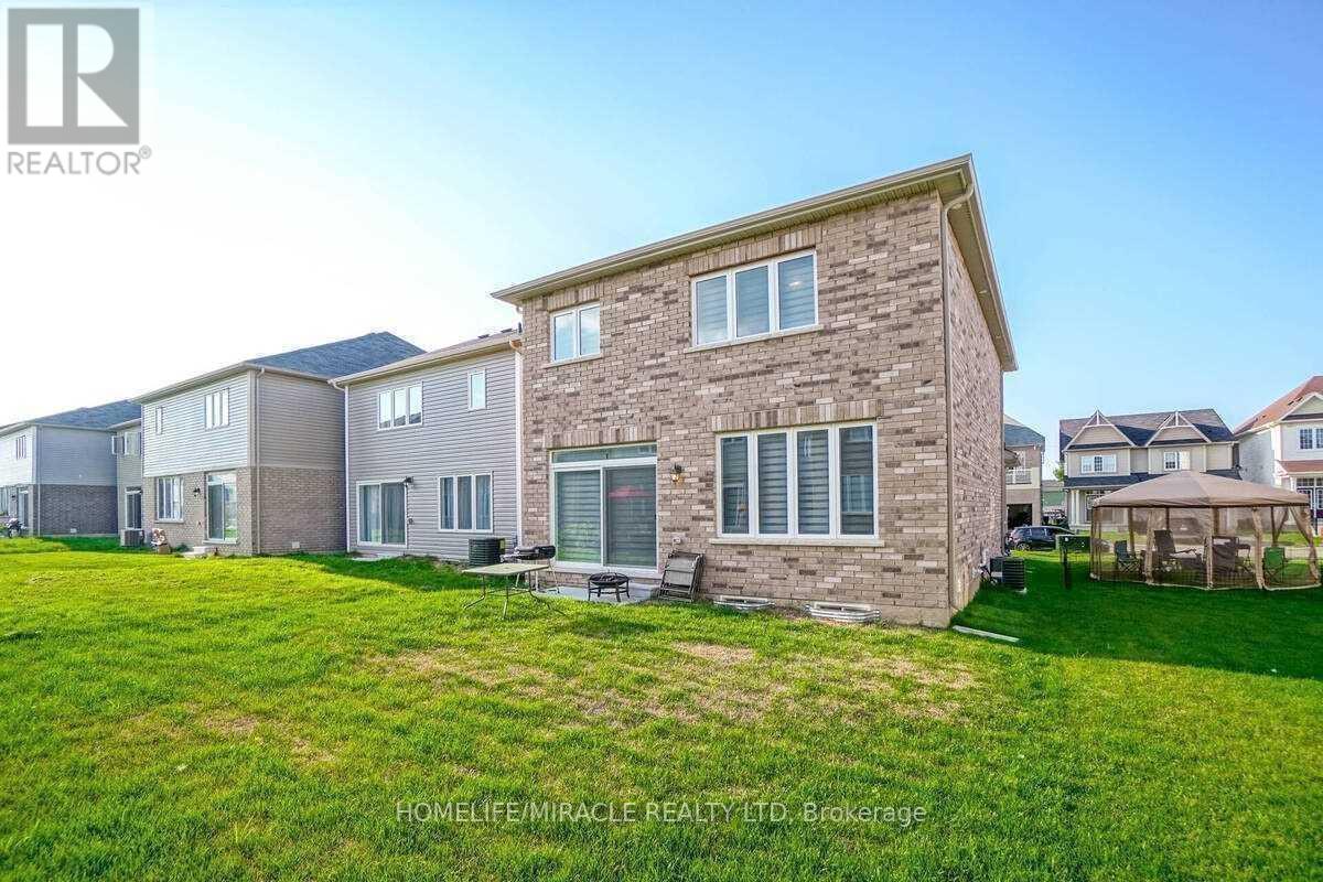 7 Esther Crescent, Thorold, Ontario  L3B 0E9 - Photo 18 - X12525326