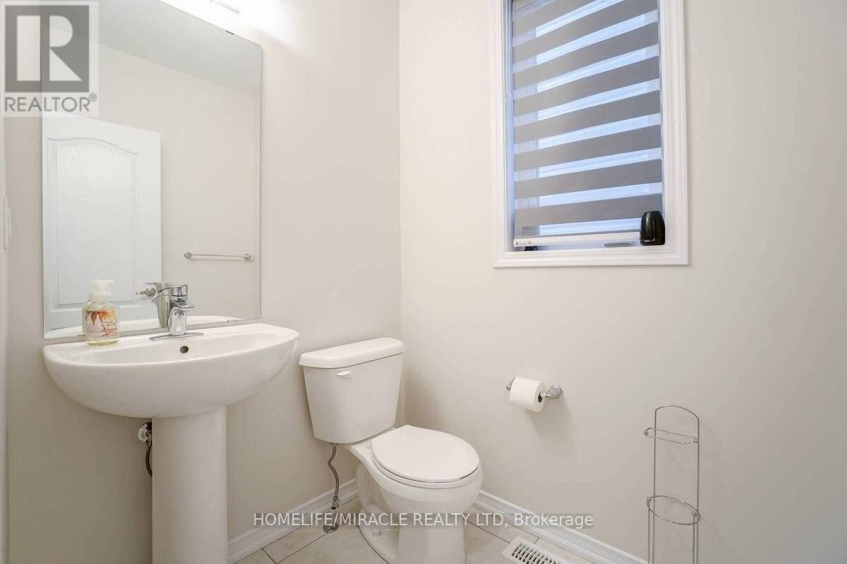 7 Esther Crescent, Thorold, Ontario  L3B 0E9 - Photo 8 - X12525326