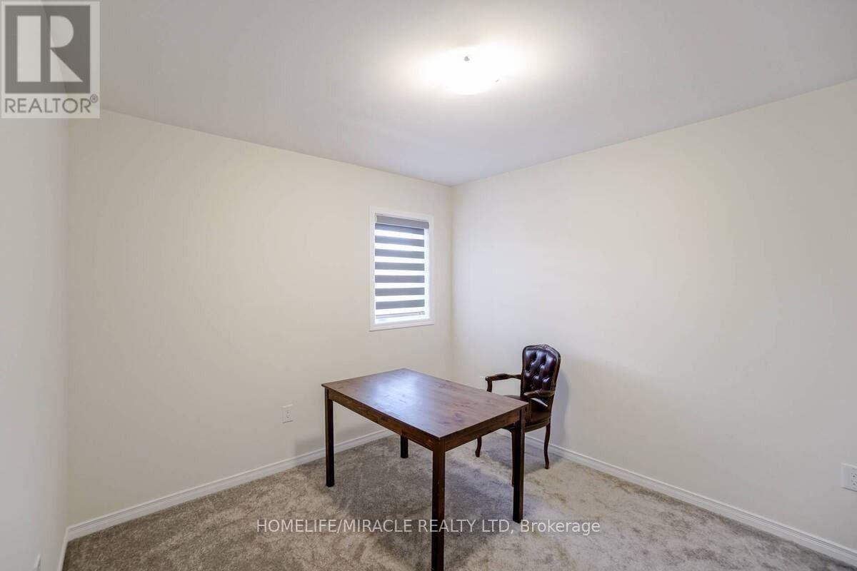 7 Esther Crescent, Thorold, Ontario  L3B 0E9 - Photo 9 - X12525326