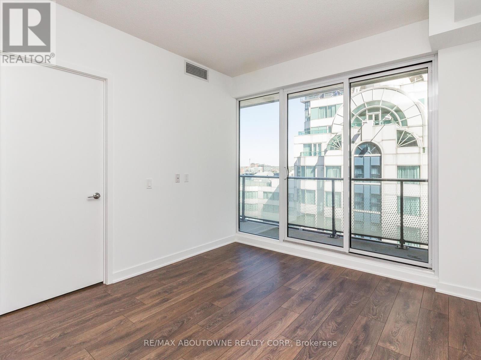 2306 - 125 Blue Jay's Way, Toronto, Ontario  M5V 0N5 - Photo 13 - C12530106