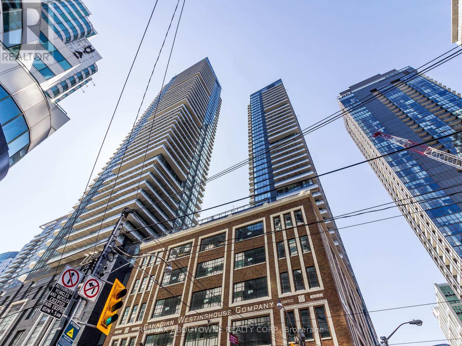 2306 - 125 Blue Jay's Way, Toronto, Ontario  M5V 0N5 - Photo 2 - C12530106