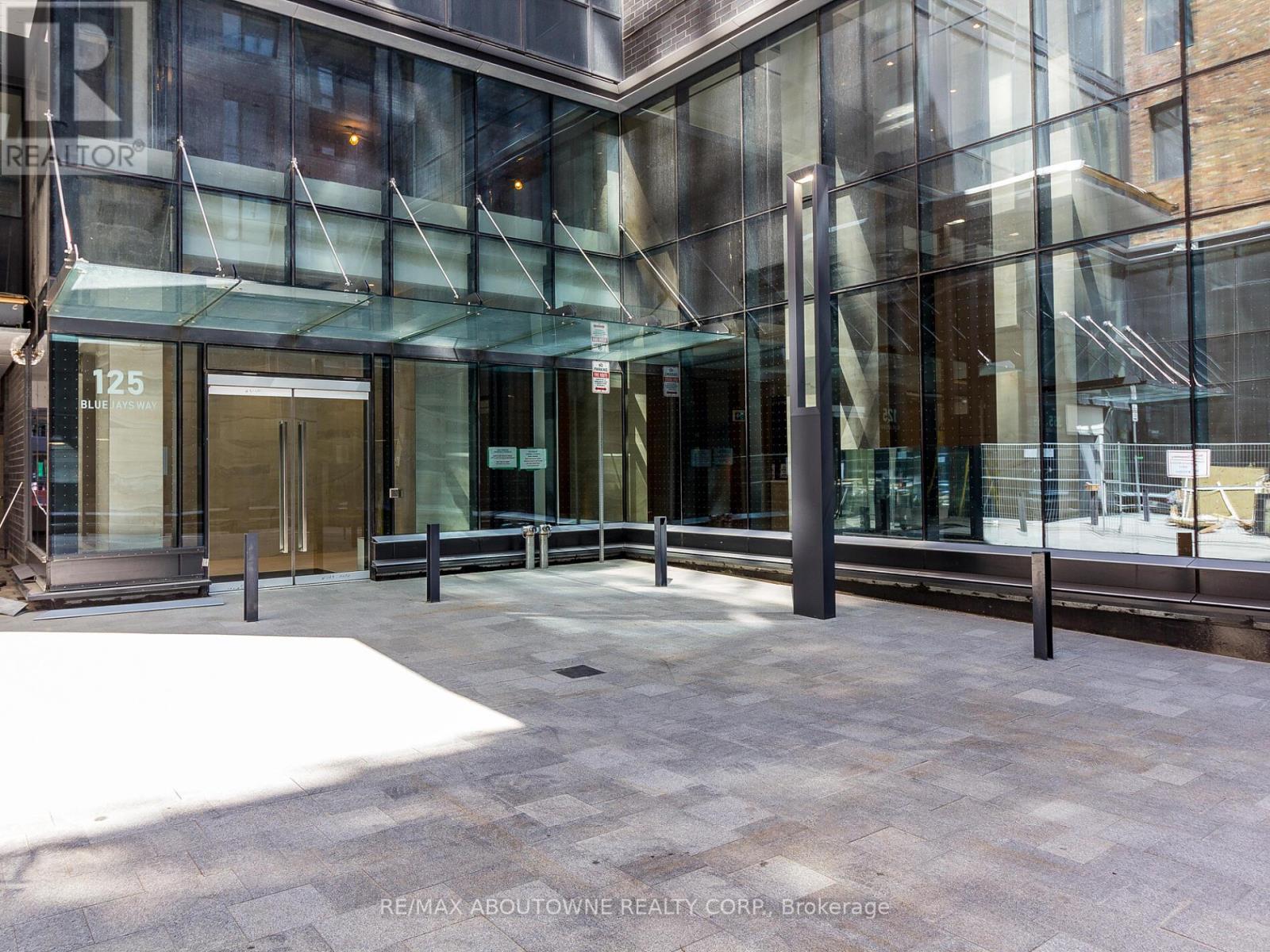 2306 - 125 Blue Jay's Way, Toronto, Ontario  M5V 0N5 - Photo 5 - C12530106