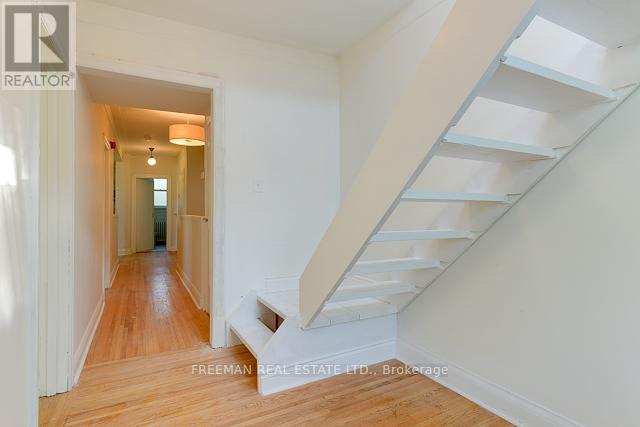 3rd Floor - 62 Austin Terrace, Toronto, Ontario  M5R 1Y6 - Photo 10 - C12530114