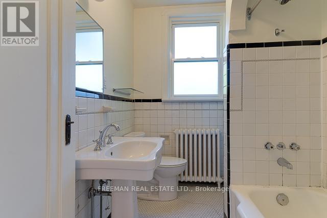 3rd Floor - 62 Austin Terrace, Toronto, Ontario  M5R 1Y6 - Photo 7 - C12530114