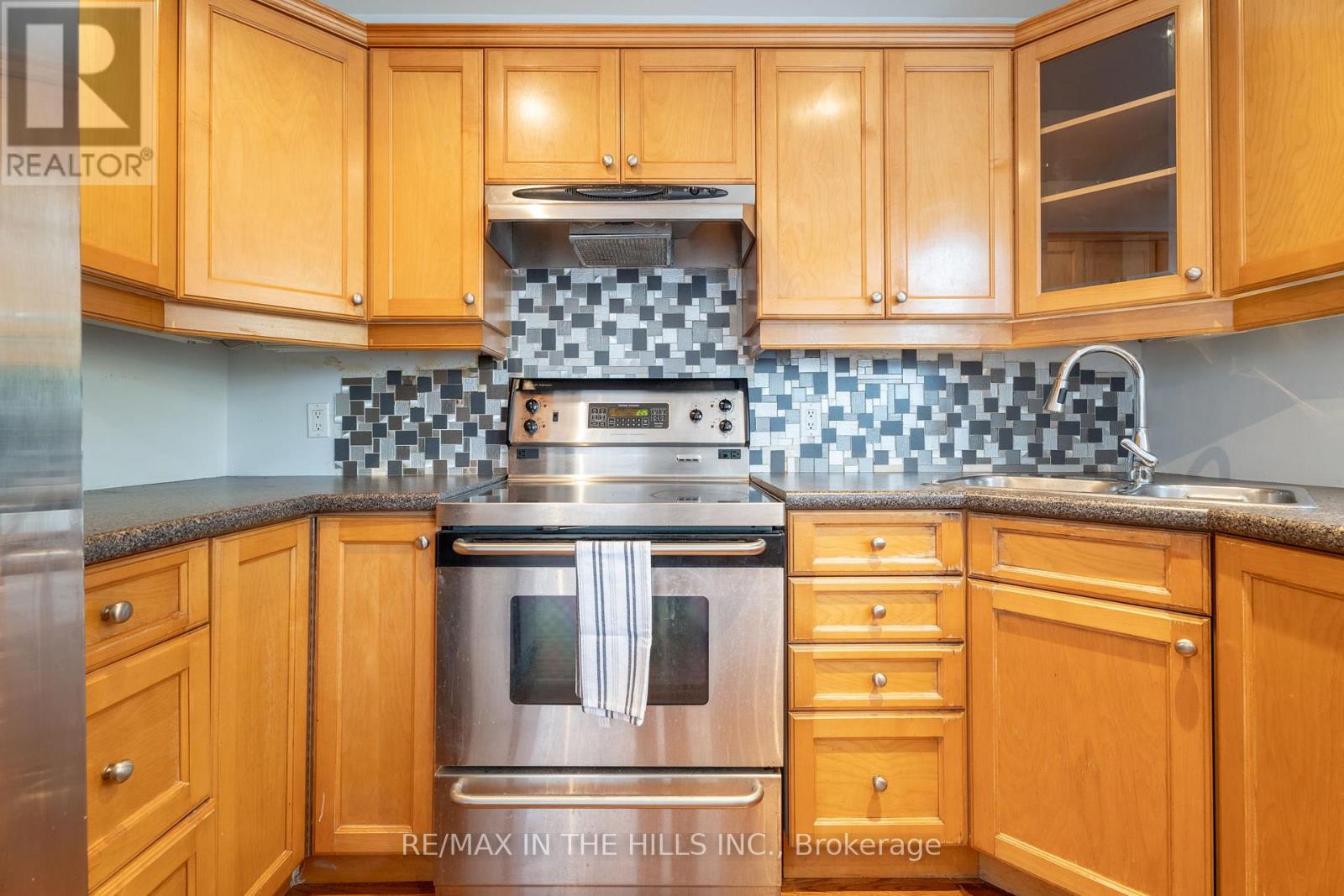 Upper Level - 165 Highbourne Road, Toronto, Ontario  M5P 2J8 - Photo 11 - C12530138