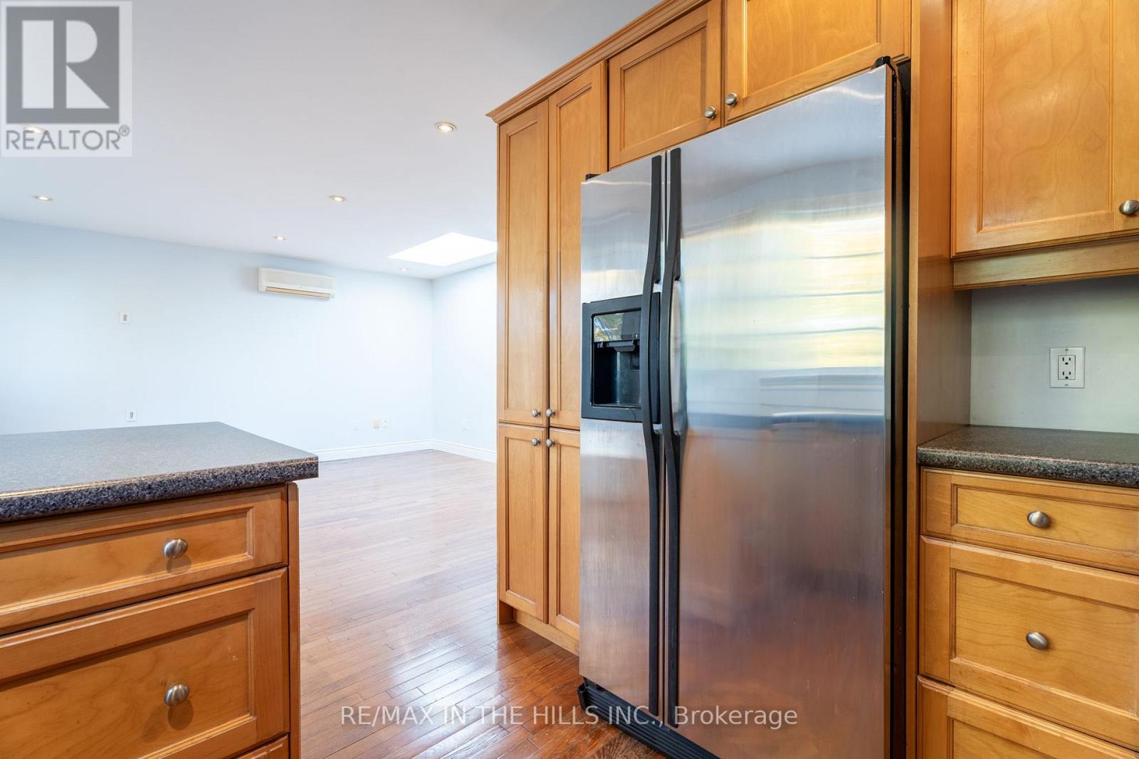 Upper Level - 165 Highbourne Road, Toronto, Ontario  M5P 2J8 - Photo 14 - C12530138