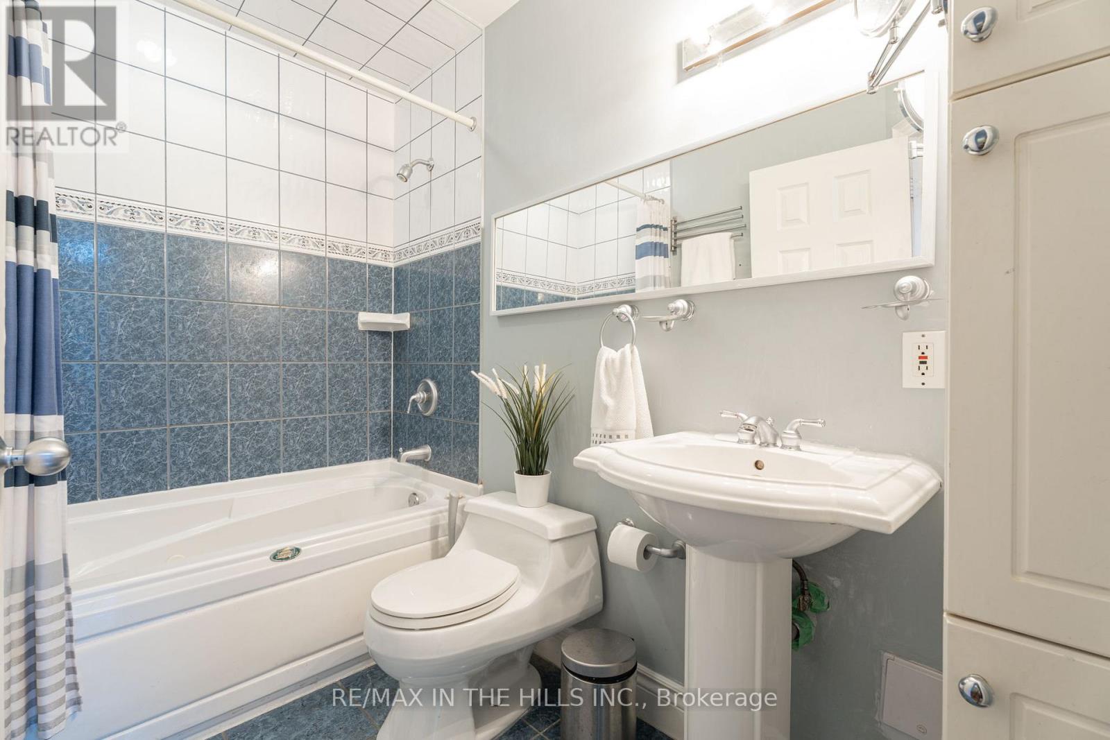 Upper Level - 165 Highbourne Road, Toronto, Ontario  M5P 2J8 - Photo 22 - C12530138