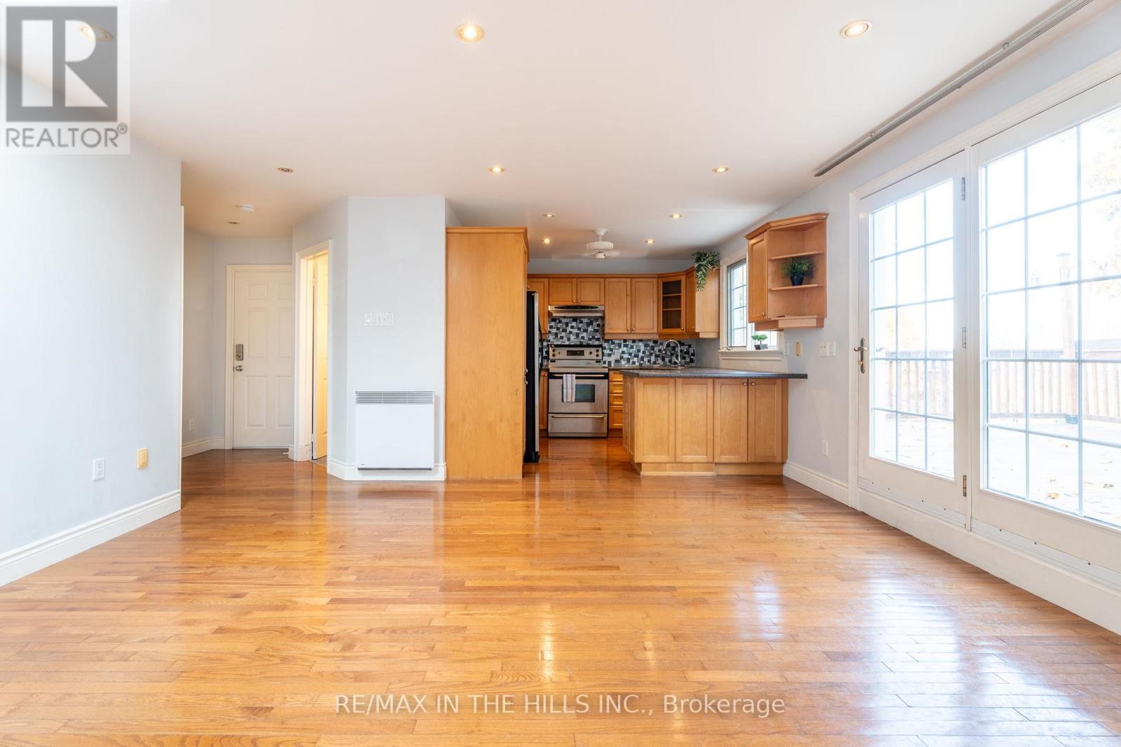 Upper Level - 165 Highbourne Road, Toronto, Ontario  M5P 2J8 - Photo 7 - C12530138