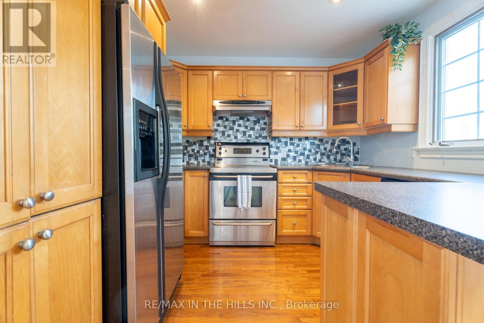 Upper Level - 165 Highbourne Road, Toronto, Ontario  M5P 2J8 - Photo 9 - C12530138