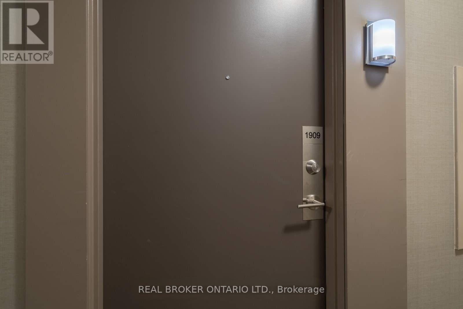 1909 - 90 Stadium Road, Toronto, Ontario  M5V 3W5 - Photo 22 - C12530144