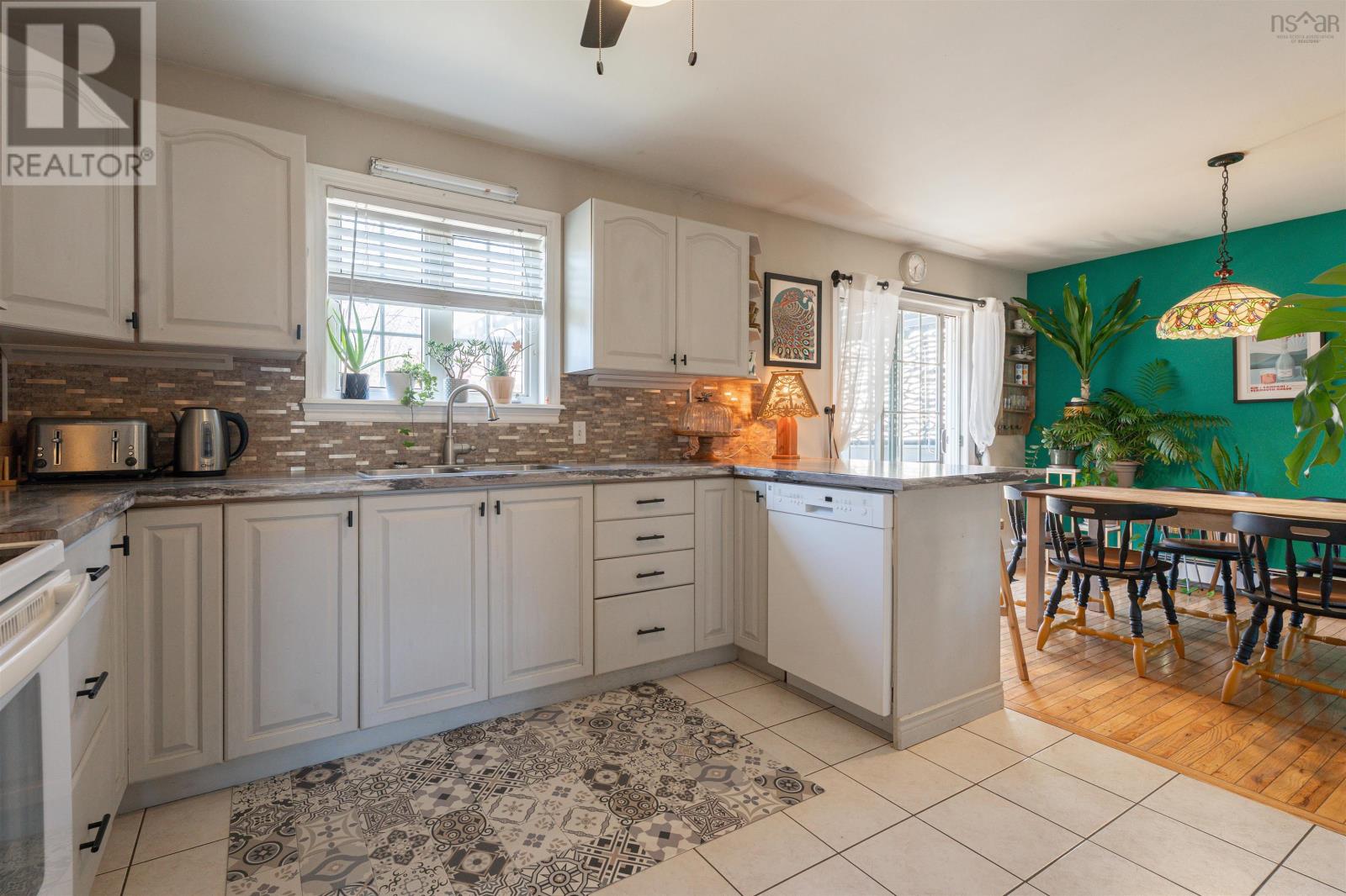 25 Lochiel Circle, Dartmouth, Nova Scotia  B2W 6H1 - Photo 10 - 202527671