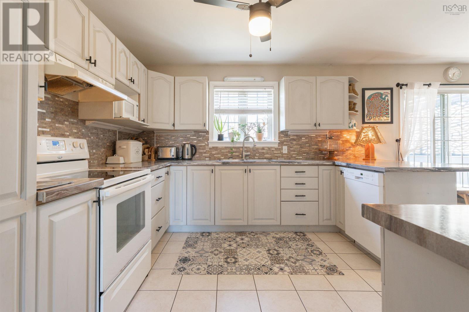 25 Lochiel Circle, Dartmouth, Nova Scotia  B2W 6H1 - Photo 12 - 202527671