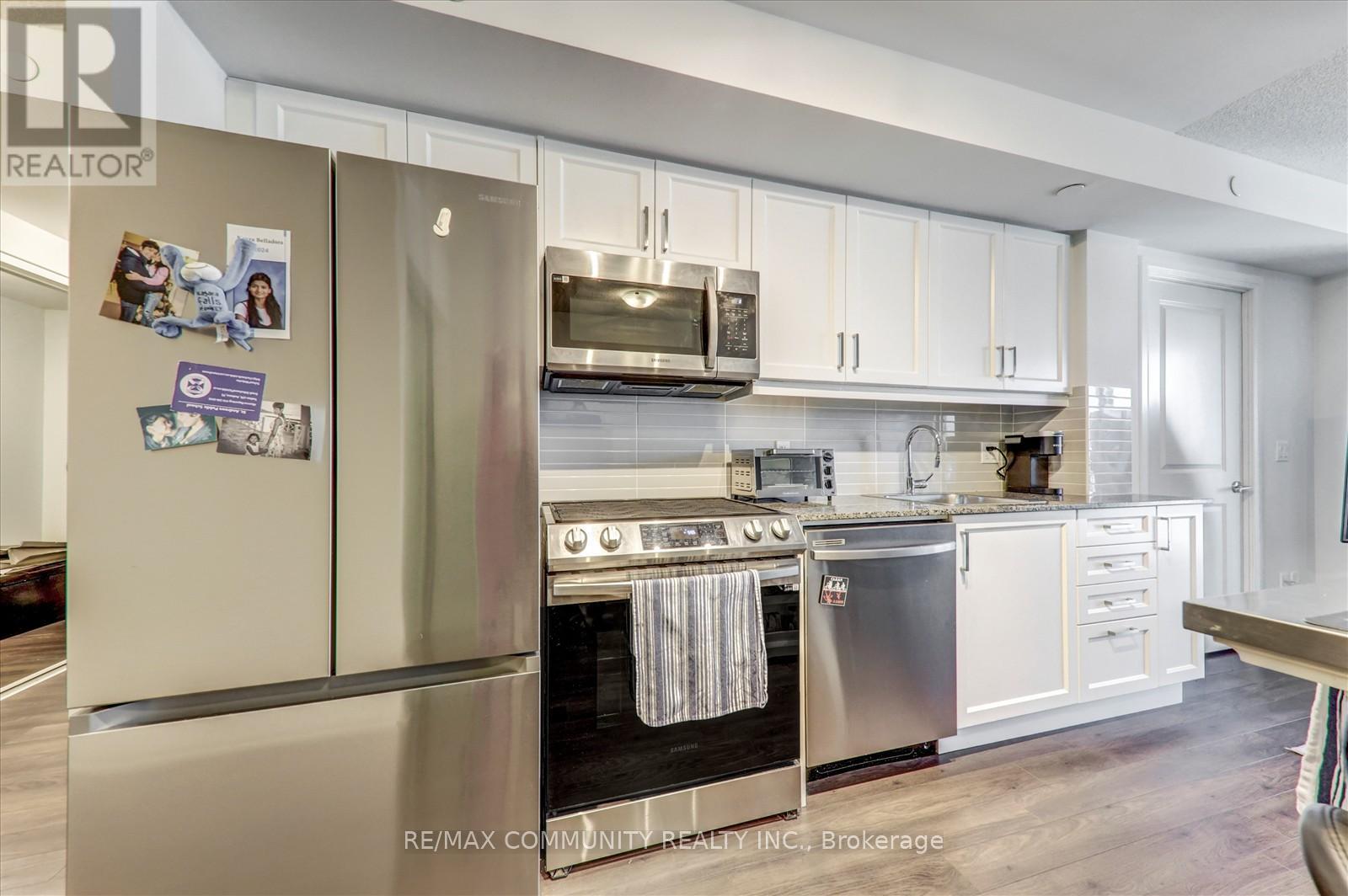 2010 - 20 Meadowglen Place, Toronto, Ontario  M1G 0A9 - Photo 13 - E12530148