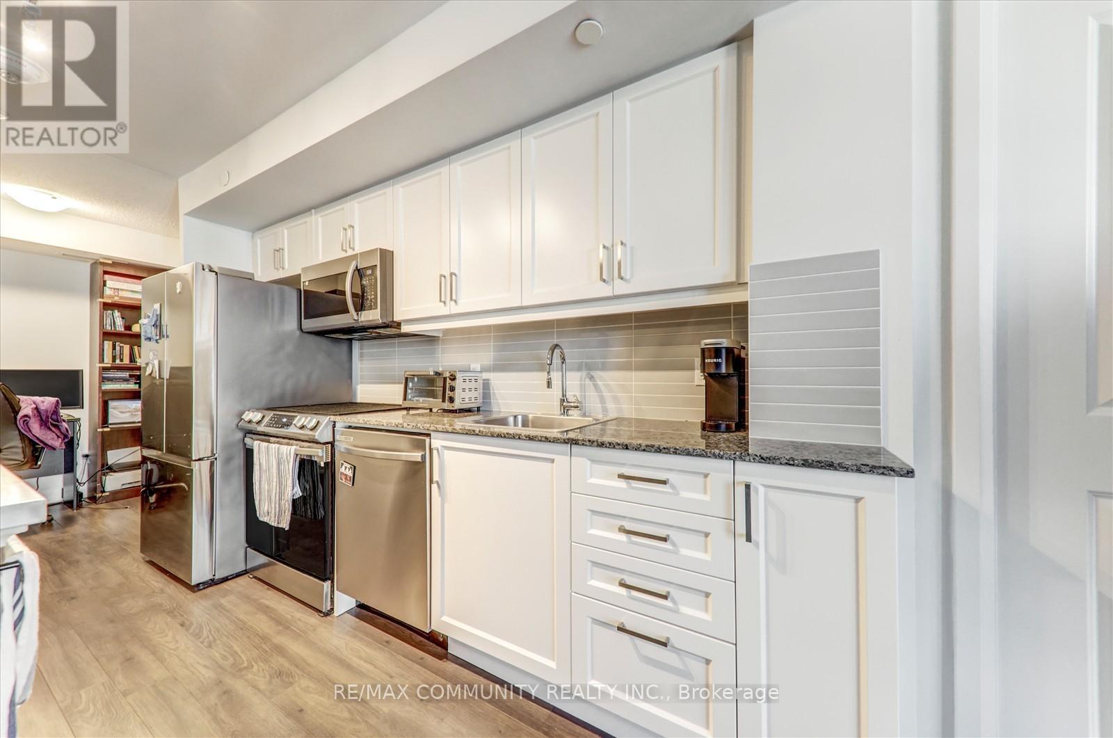 2010 - 20 Meadowglen Place, Toronto, Ontario  M1G 0A9 - Photo 14 - E12530148