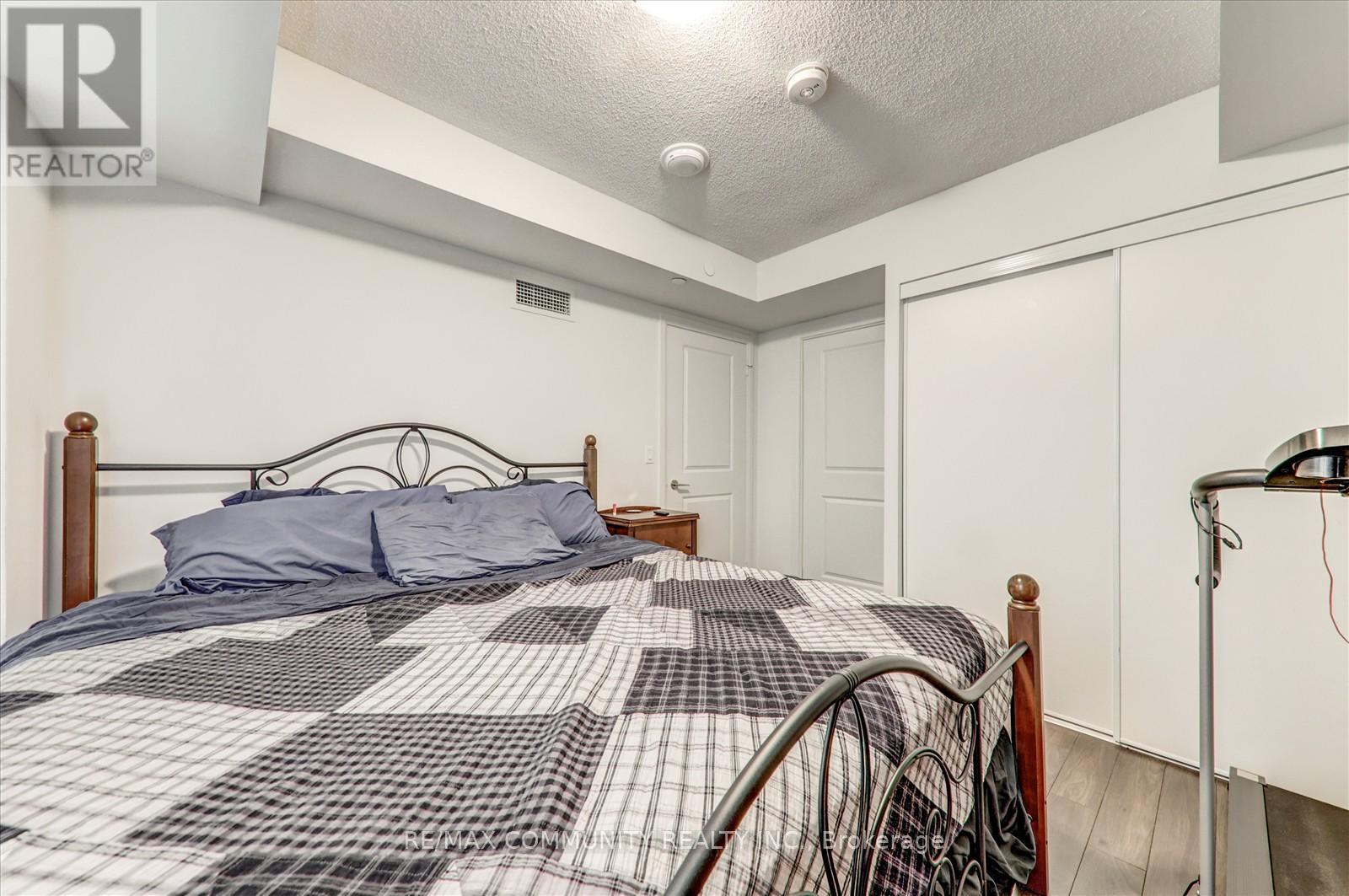 2010 - 20 Meadowglen Place, Toronto, Ontario  M1G 0A9 - Photo 22 - E12530148