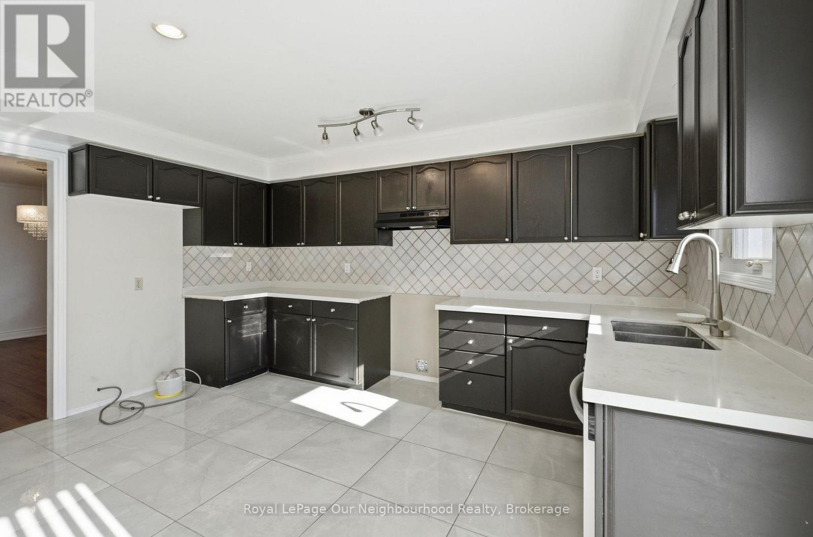 49 Rolling Acres Drive, Whitby, Ontario  L1R 2A1 - Photo 17 - E12530406