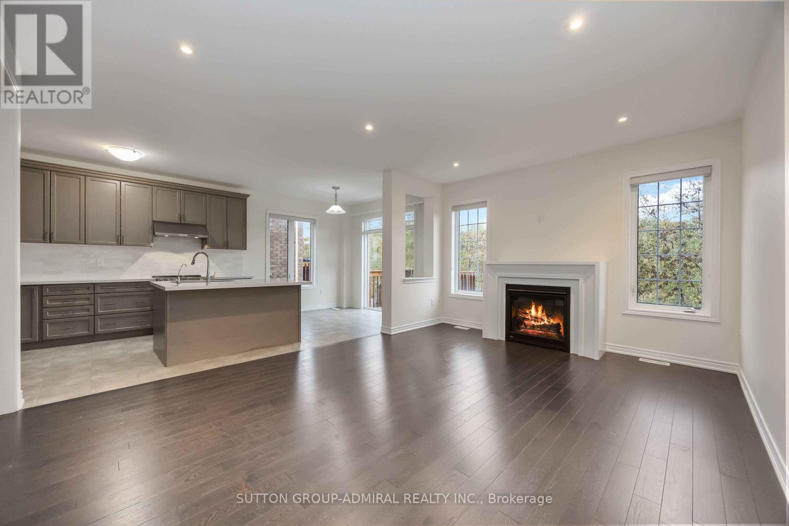 254 Silk Twist Drive, East Gwillimbury, Ontario  L9N 0V4 - Photo 6 - N12530080