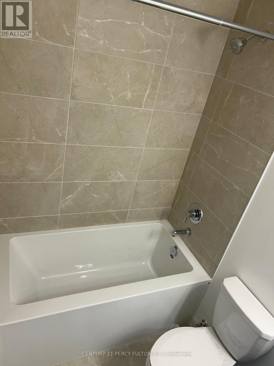 210 - 705 Davis Drive, Newmarket, Ontario  L3Y 0J1 - Photo 8 - N12530112