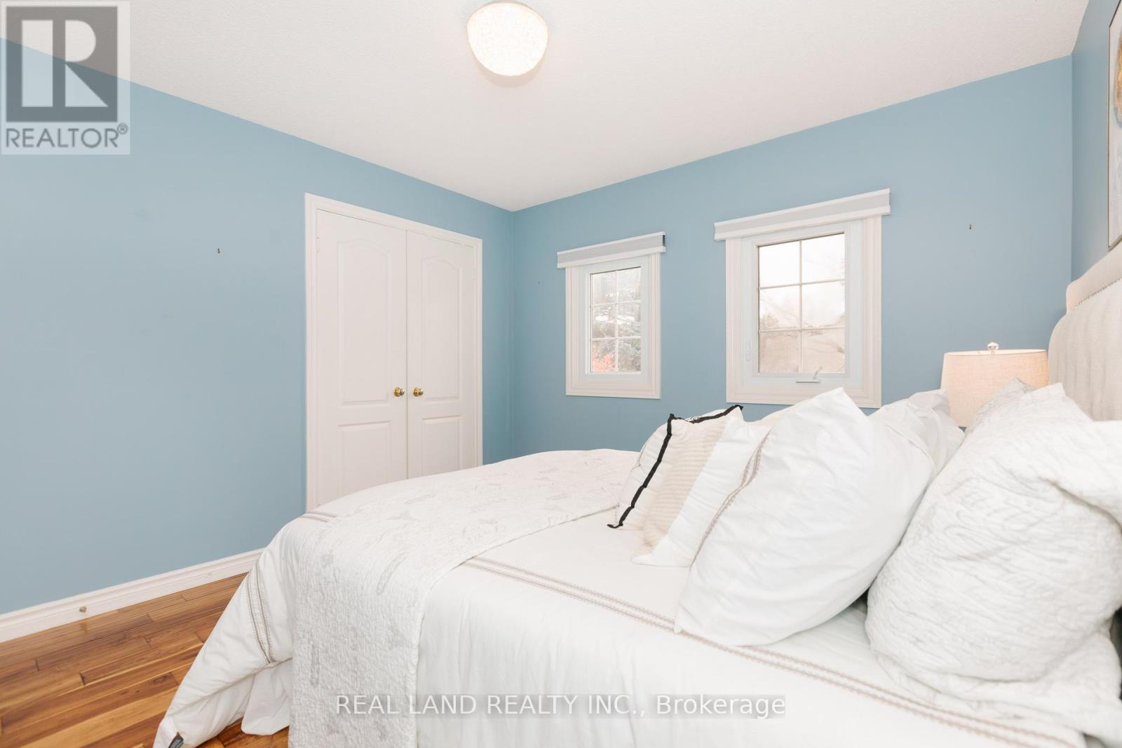 6 Mcgee Crescent, Aurora, Ontario  L4G 6L8 - Photo 33 - N12530122