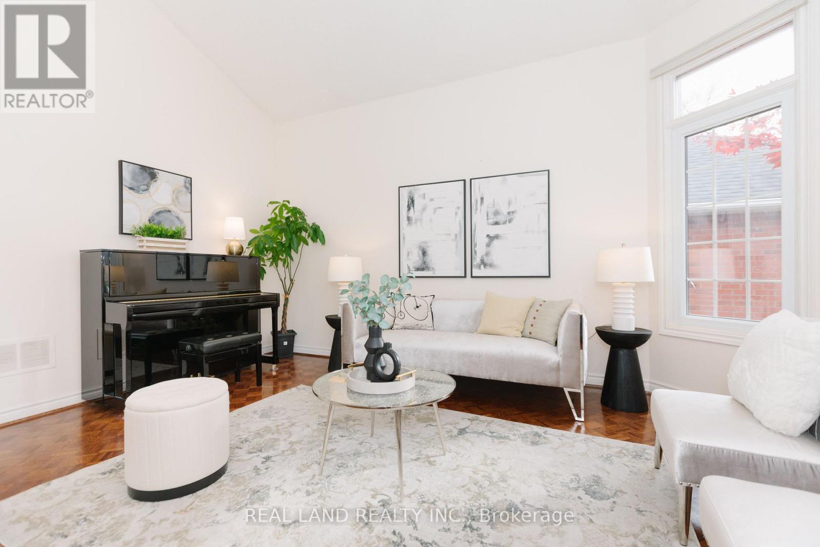 6 Mcgee Crescent, Aurora, Ontario  L4G 6L8 - Photo 5 - N12530122