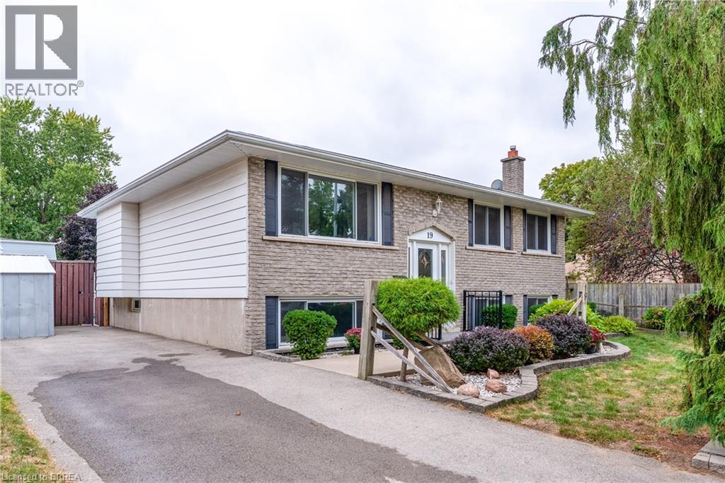 19 Melbourne Crescent, Brantford, Ontario  N3S 7G2 - Photo 2 - 40772697