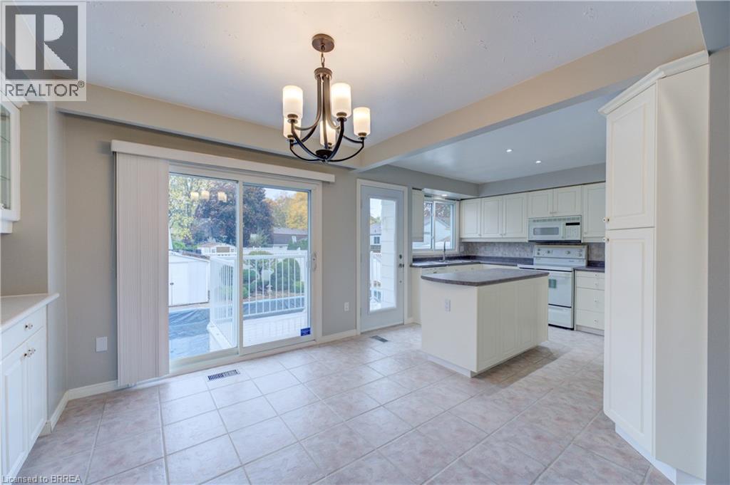 19 Melbourne Crescent, Brantford, Ontario  N3S 7G2 - Photo 11 - 40772697