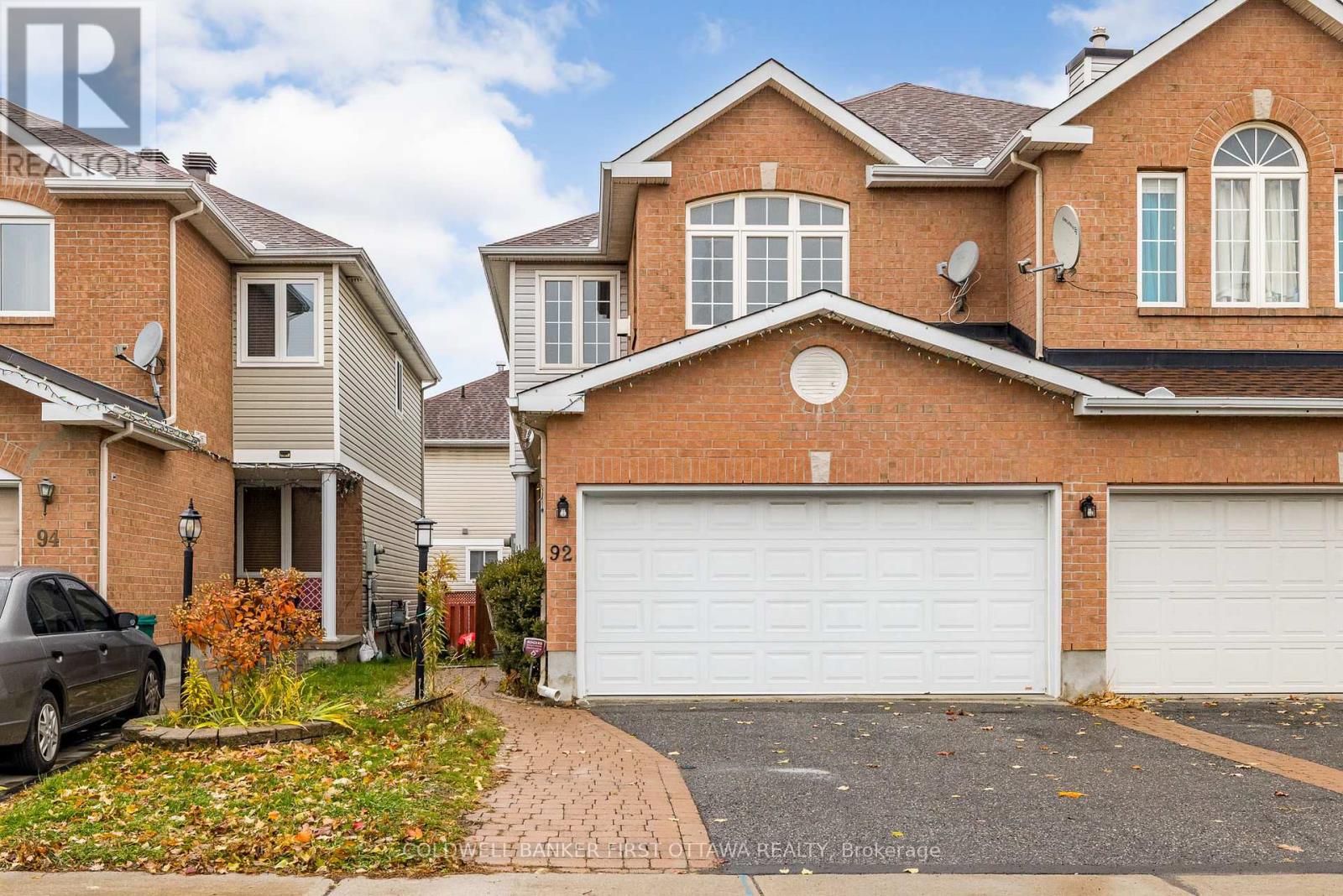 92 DEERFOX DRIVE, Ottawa, Ontario