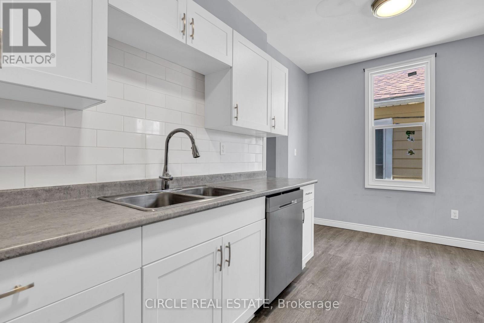 294 Louis Avenue, Windsor, Ontario  N9A 1W2 - Photo 5 - X12525688