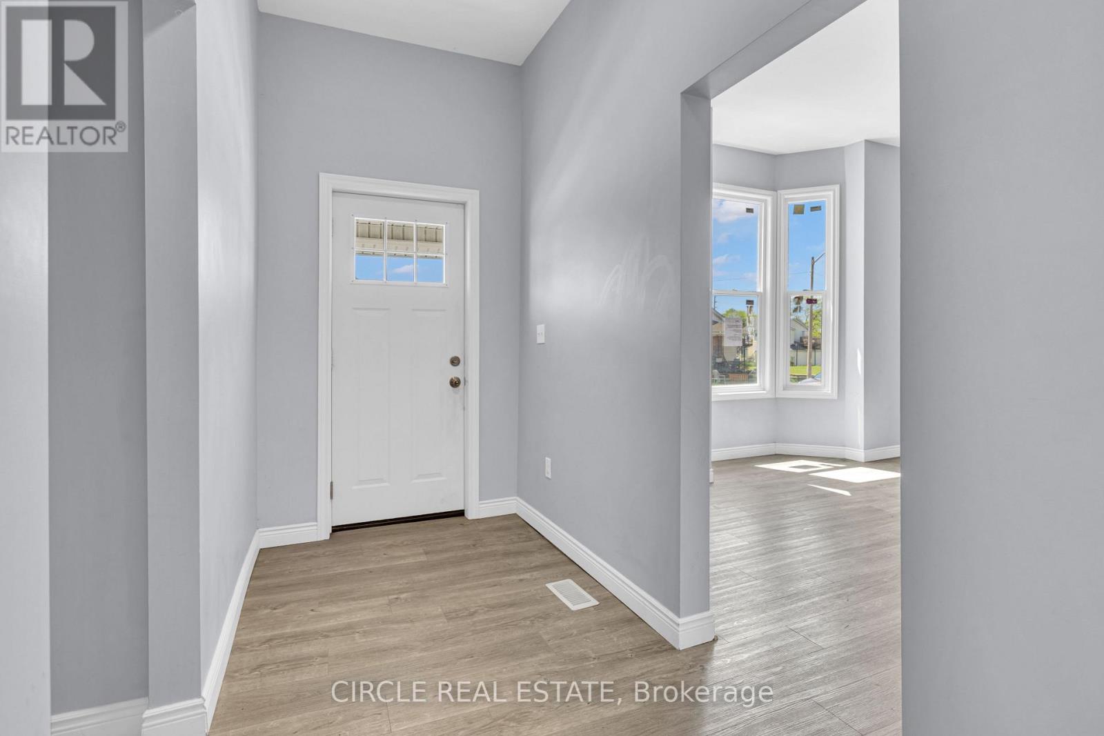 294 Louis Avenue, Windsor, Ontario  N9A 1W2 - Photo 9 - X12525688