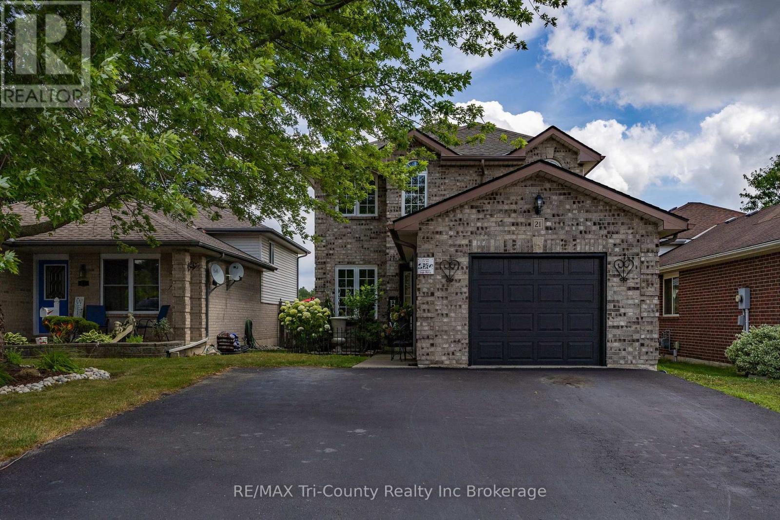 21 KARA LANE, Tillsonburg, Ontario