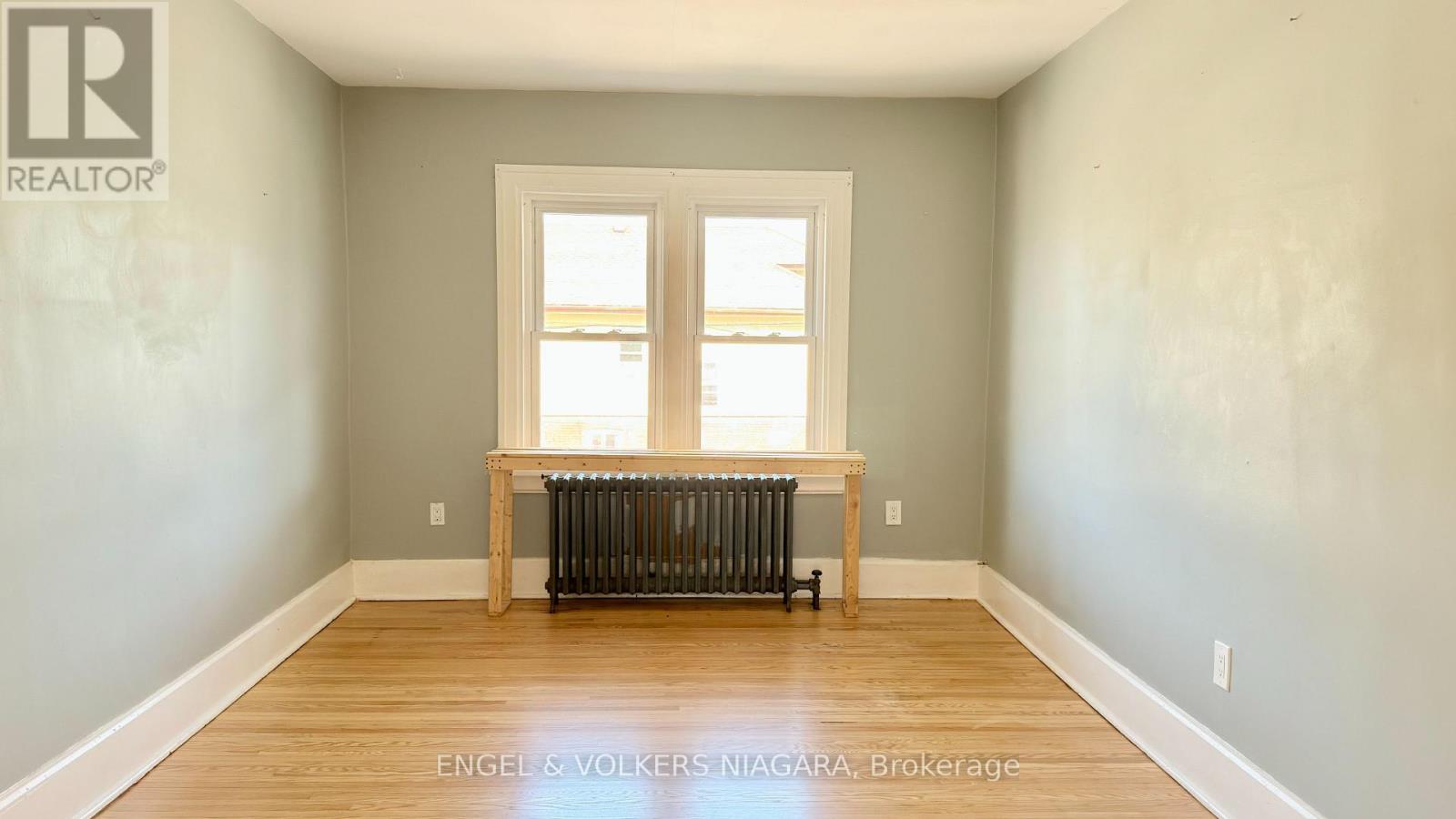 5038 HURON STREET, Niagara Falls, Ontario