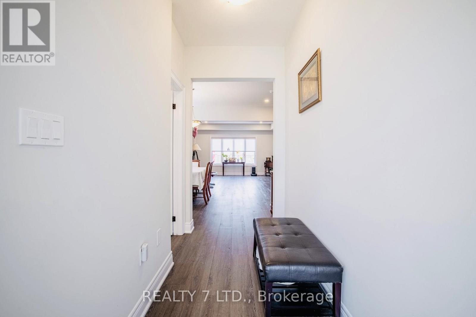 128 Susan Drive, Pelham, Ontario  L0S 1E6 - Photo 4 - X12530328