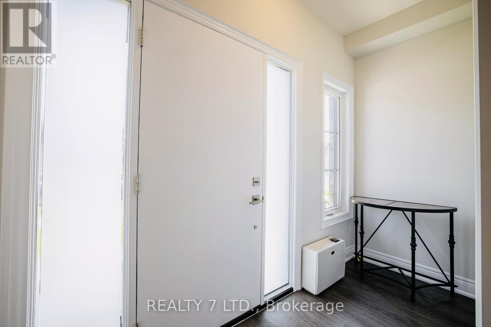 128 Susan Drive, Pelham, Ontario  L0S 1E6 - Photo 5 - X12530328