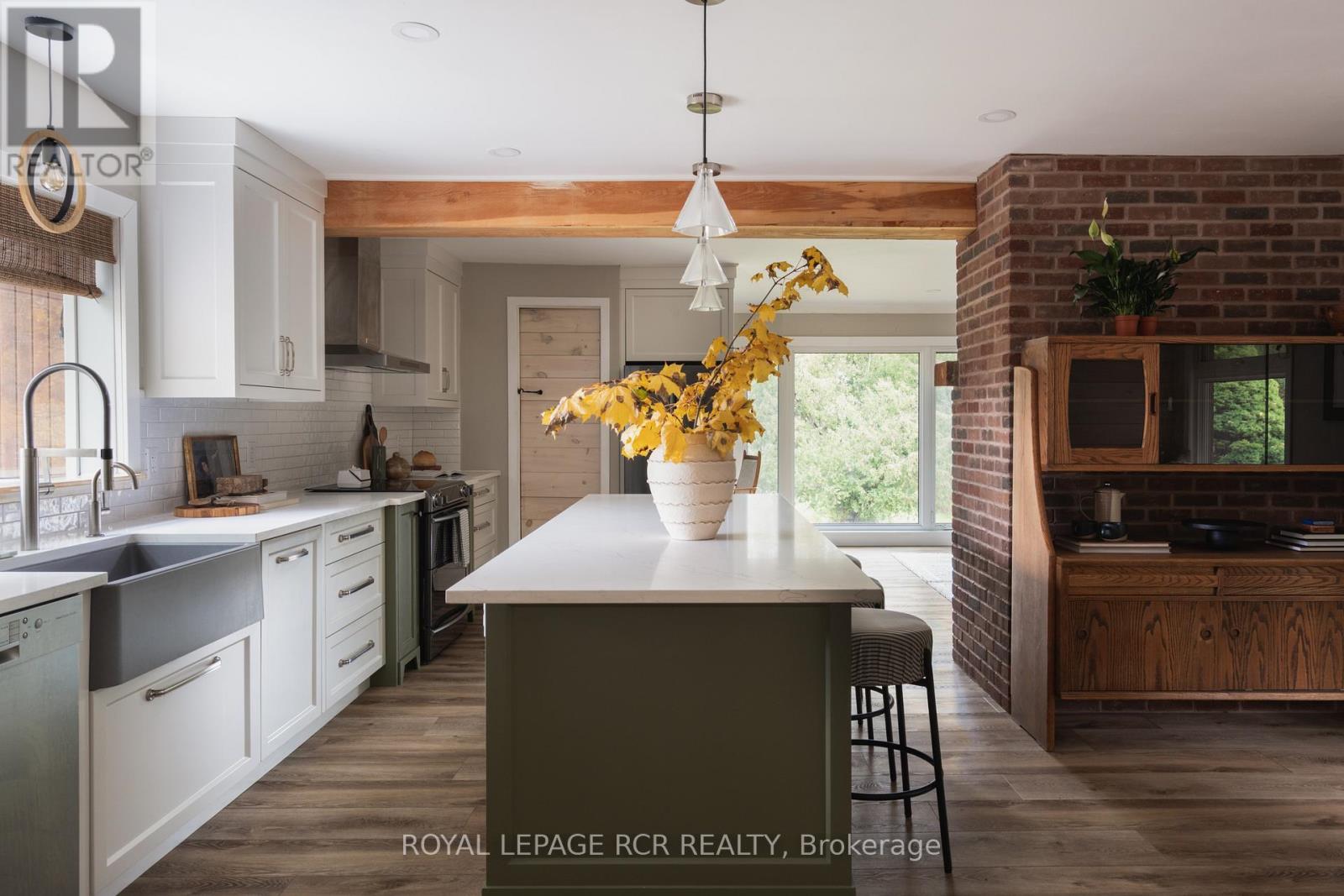 16357 Mountainview Road, Caledon, Ontario  L7C 2V7 - Photo 2 - W12530094