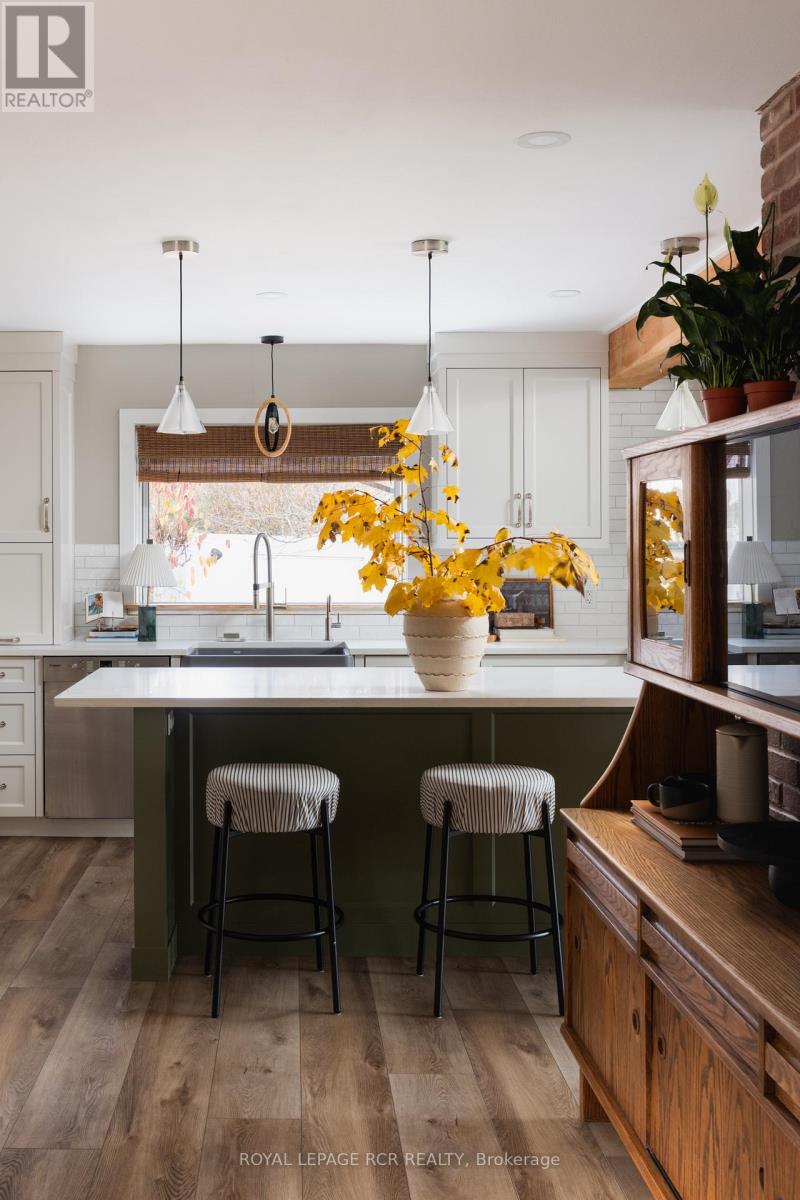 16357 Mountainview Road, Caledon, Ontario  L7C 2V7 - Photo 3 - W12530094