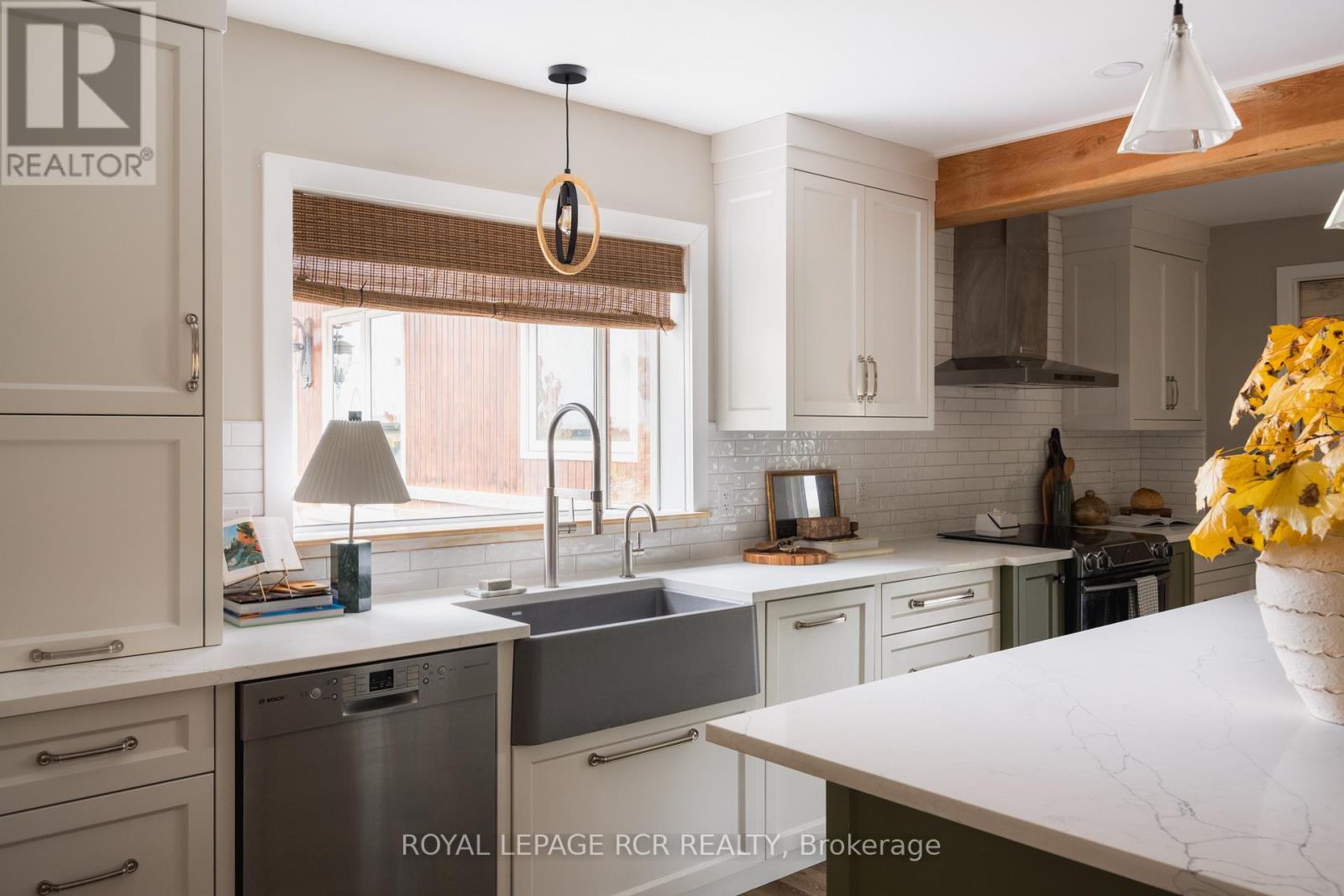 16357 Mountainview Road, Caledon, Ontario  L7C 2V7 - Photo 8 - W12530094