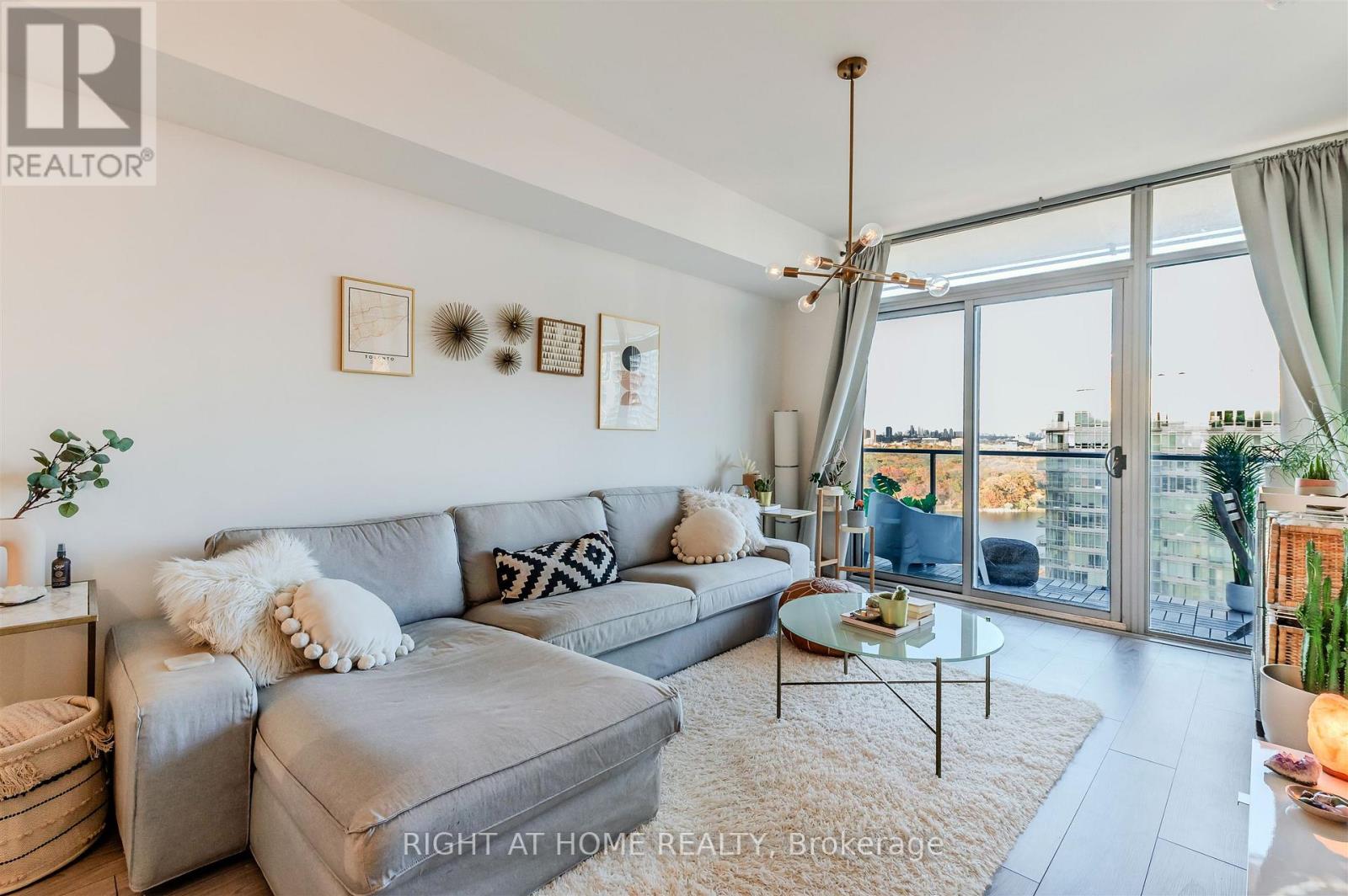 2616 - 103 The Queensway Avenue, Toronto, Ontario  M6S 5B3 - Photo 13 - W12530118