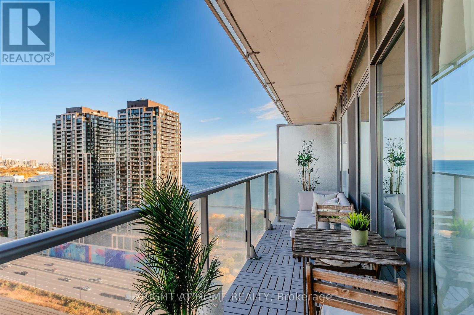 2616 - 103 The Queensway Avenue, Toronto, Ontario  M6S 5B3 - Photo 21 - W12530118