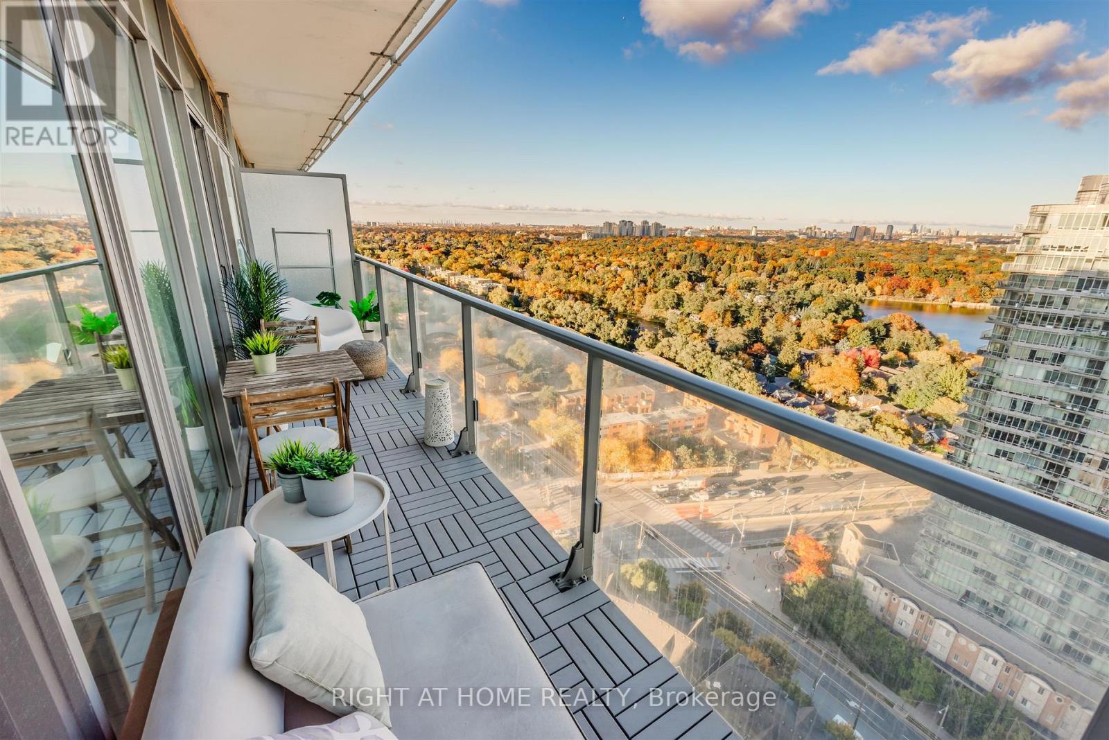 2616 - 103 The Queensway Avenue, Toronto, Ontario  M6S 5B3 - Photo 23 - W12530118