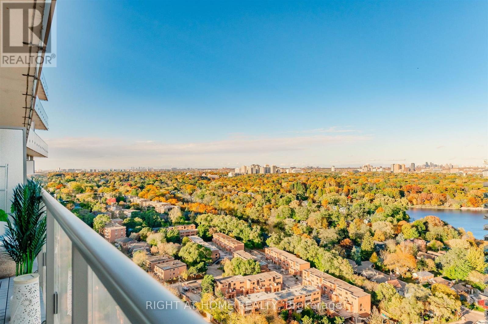 2616 - 103 The Queensway Avenue, Toronto, Ontario  M6S 5B3 - Photo 25 - W12530118