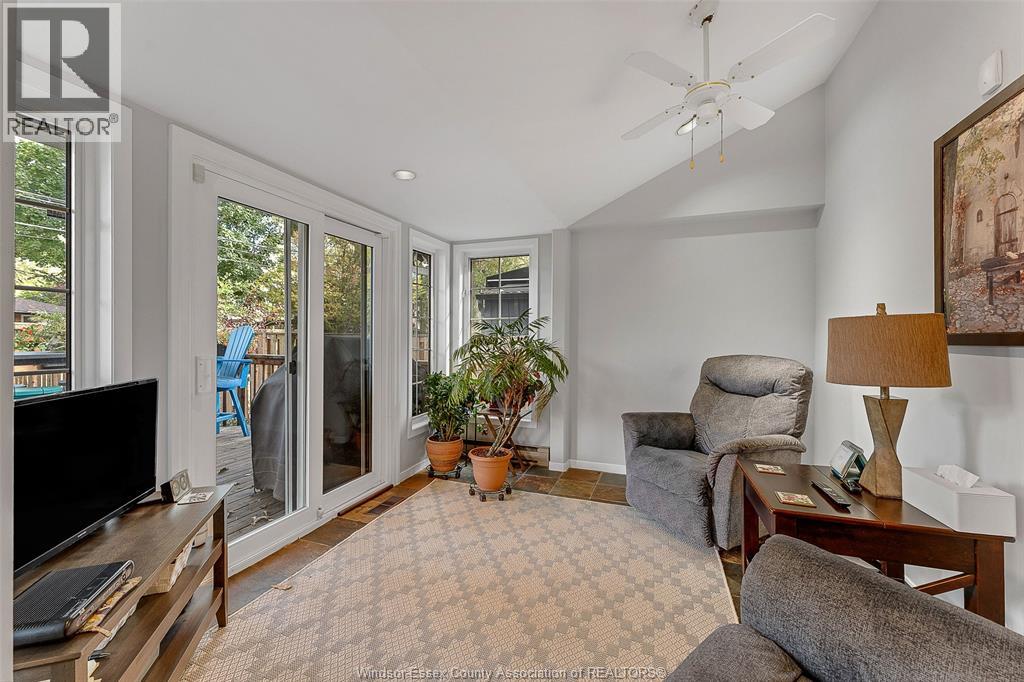 3348 Randolph, Windsor, Ontario  N9E 3E7 - Photo 11 - 25028512