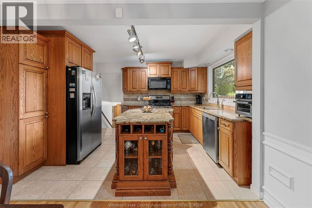3348 Randolph, Windsor, Ontario  N9E 3E7 - Photo 13 - 25028512