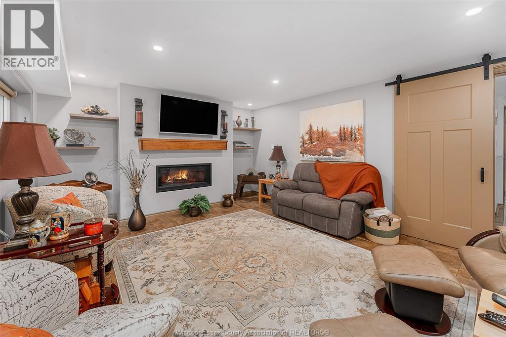 3348 Randolph, Windsor, Ontario  N9E 3E7 - Photo 23 - 25028512