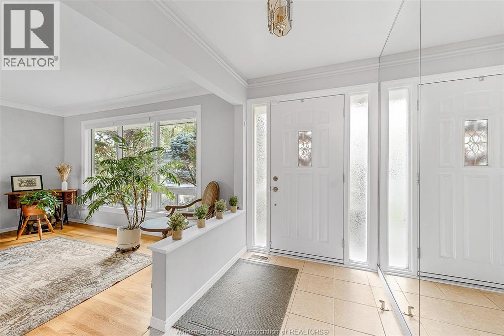 3348 Randolph, Windsor, Ontario  N9E 3E7 - Photo 6 - 25028512